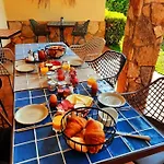 Costera Bed & Breakfast